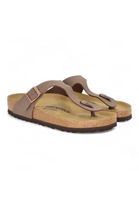 Ciabatta Birkenstock Gizeh colore mocca. BIRKENSTOCK- | GIZEH MOCCA BIRKIBUC-MOCCA